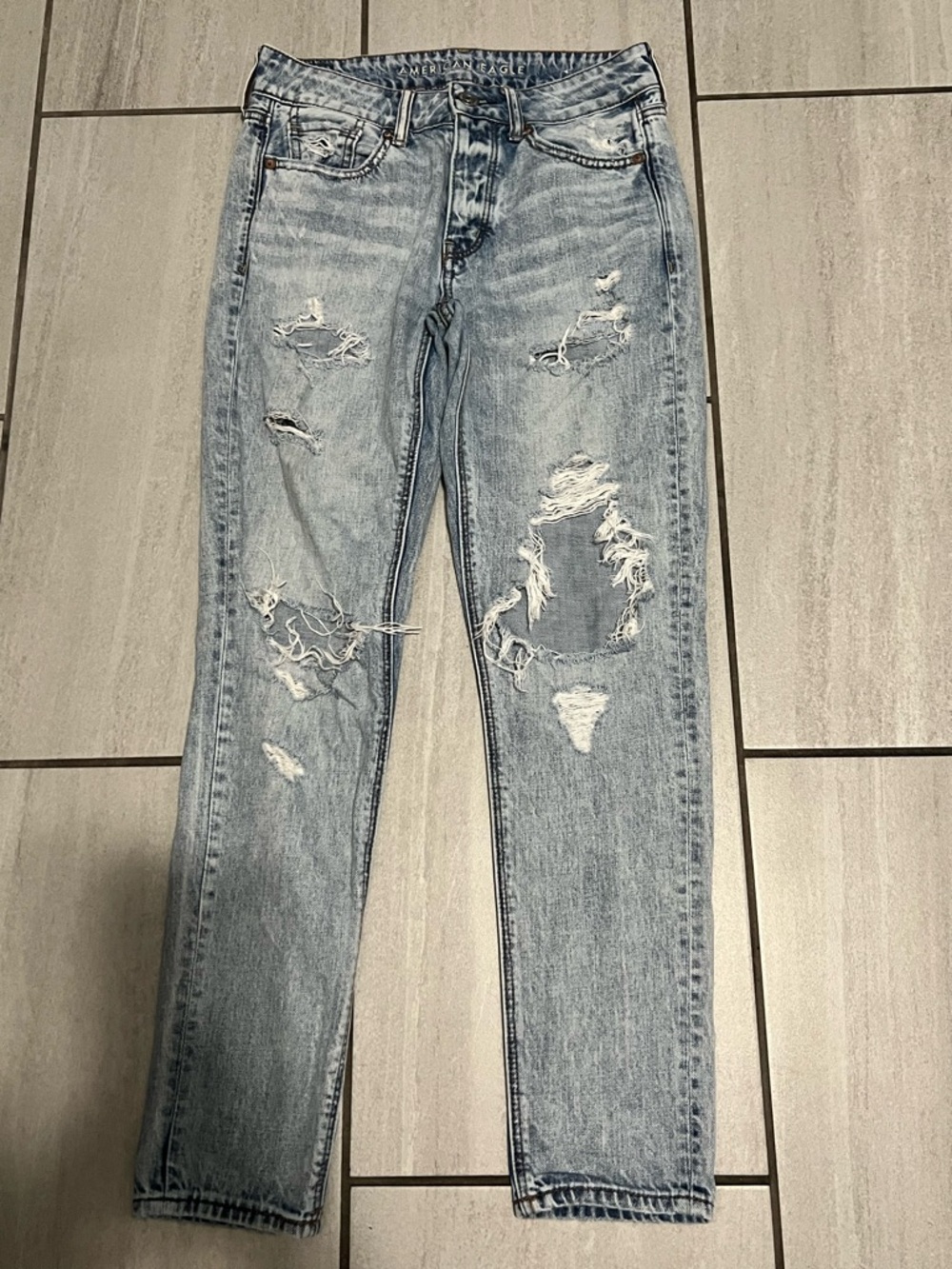 American Eagle Outfitters Light Wash Ripped Skinny Jeans